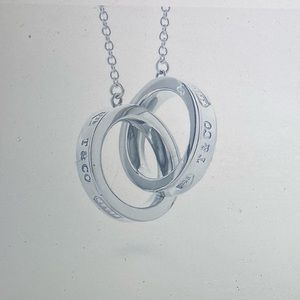 Interlocking circles Tiffany pendant